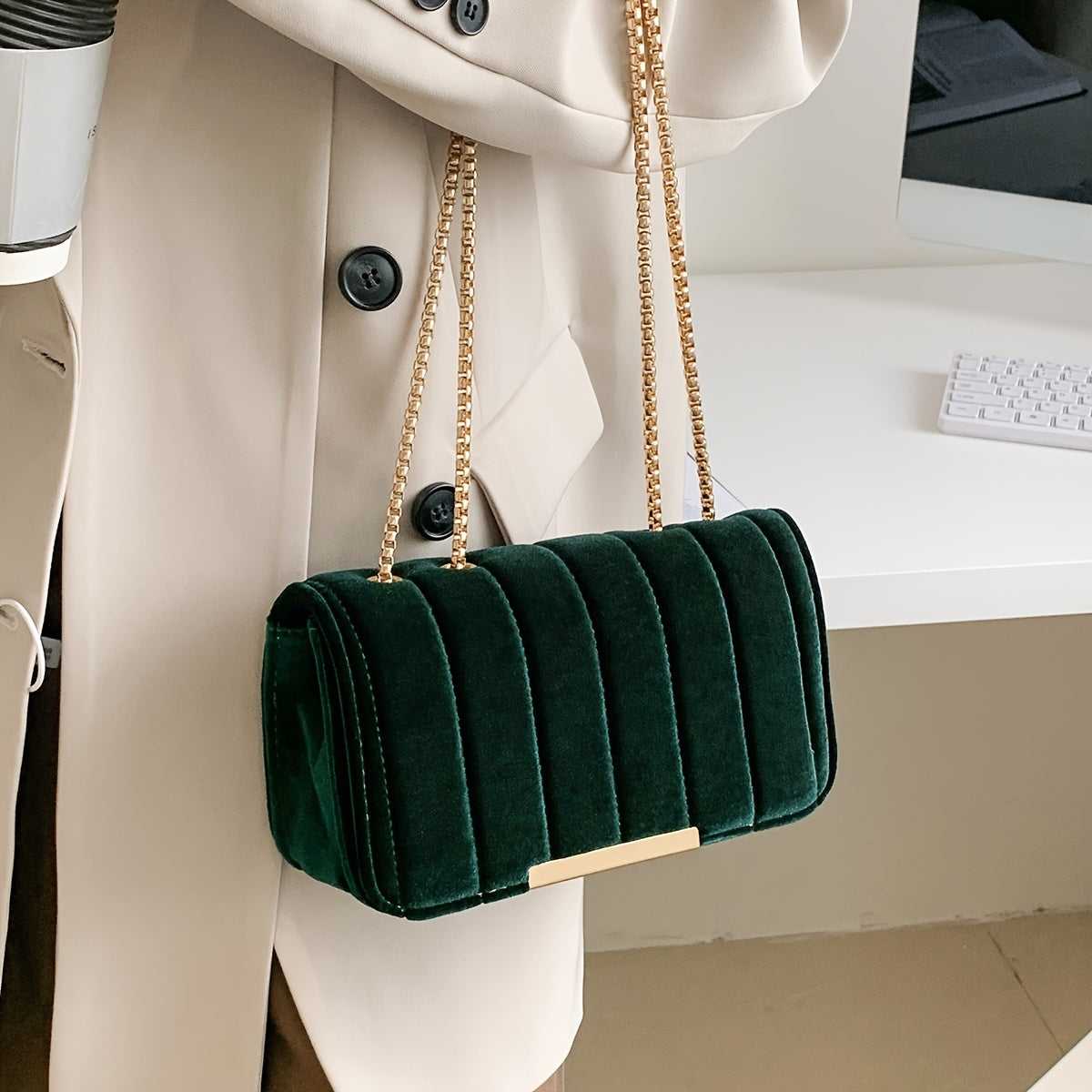 realaiot Vintage Textured Velvet Square Shoulder Bag, Solid Color Elegant Chain Bag, Women's Classic Handbag Wallet