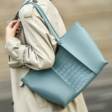 realaiot  Women's Elegant Tote Bag, Crocodile Embossed Shoulder Bag, Solid Color Bag For Work