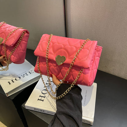 realaiot  Heart Quilted Trendy Shoulder Bag, Solid Color Flap Versatile Underarm Bag, Chain Strap PU Leather Magnet Stylish Crossbody Bag