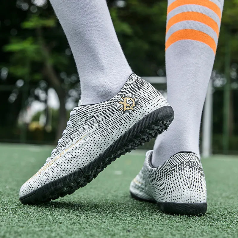 Men's Outdoor Ultralight Soccer Shoes Non-Slip FG/TF Boys Football Ankle Boots Kids Sport Training Sneakers Soccer Cleats Unisex