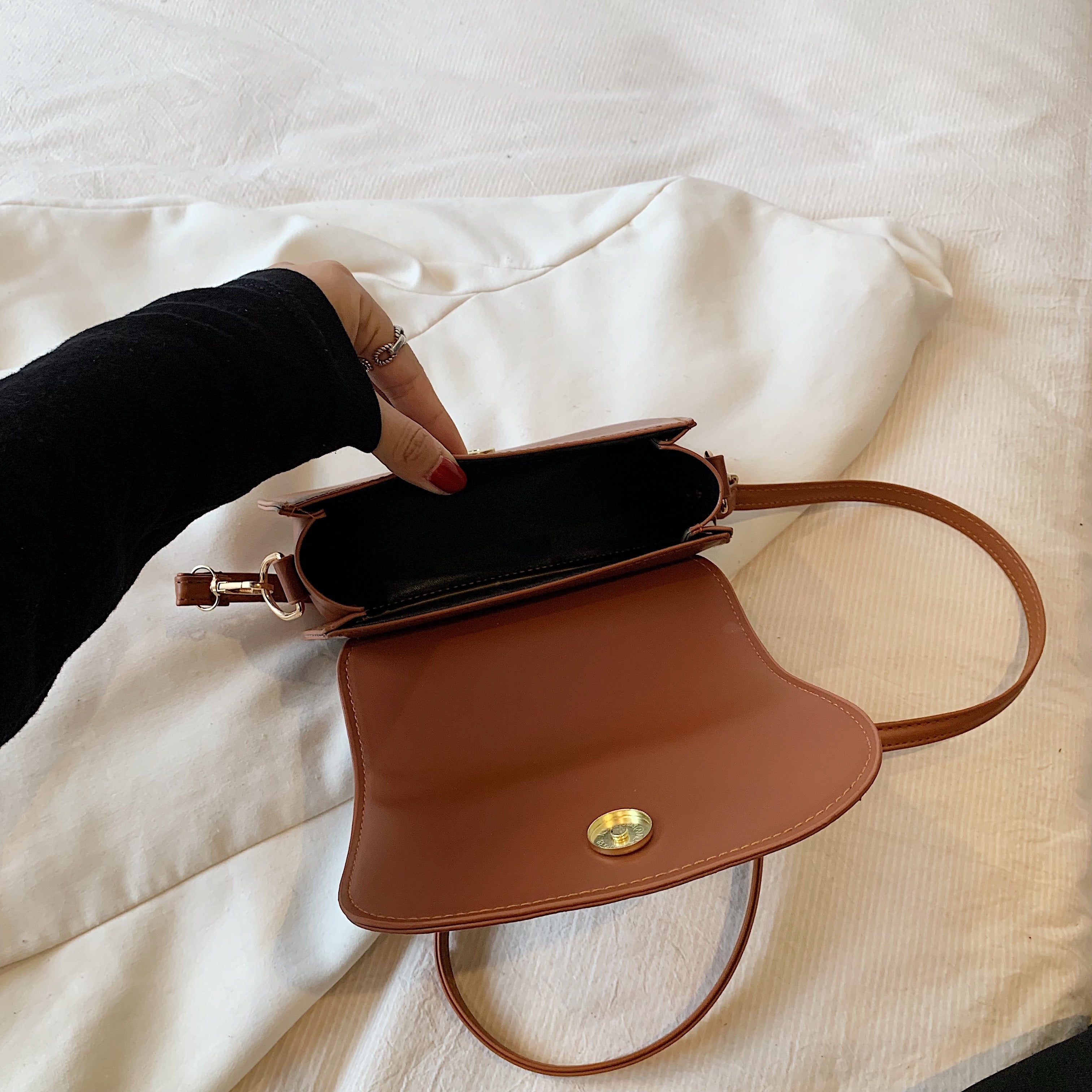 realaiot  Trendy All-match Flap Mini Crossbody Bag, Simple Solid Color Phone Lipstick Coin Saddle Bag, Perfect Casual Shoulder Bag For Daily Use
