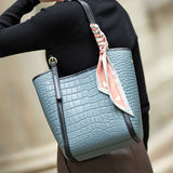 realaiot  Crocodile Pattern Tote Bag, Women's Trendy Scarf Decor Handbag, Fashion Shoulder Bag For Work