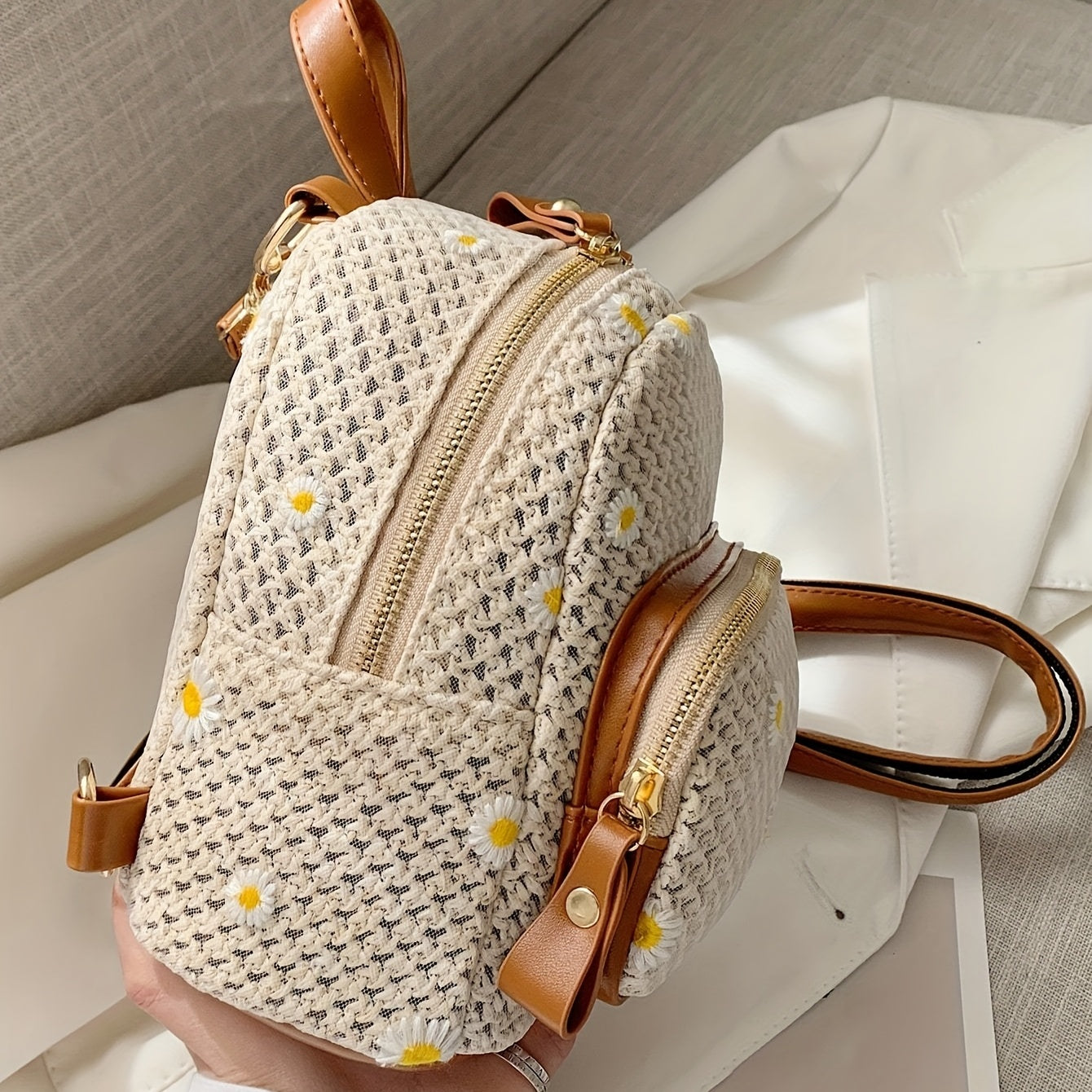 realaiot  Daisy Embroidery Small Backpack, Straw Woven Storage Daypack Summer Vacation Backpack