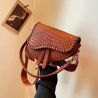 Special Shaped Women's Shoulder Strap, Crossbody Bag, New Trendy Flap Saddle Bag, Versatile And Fashionable Underarm Bag