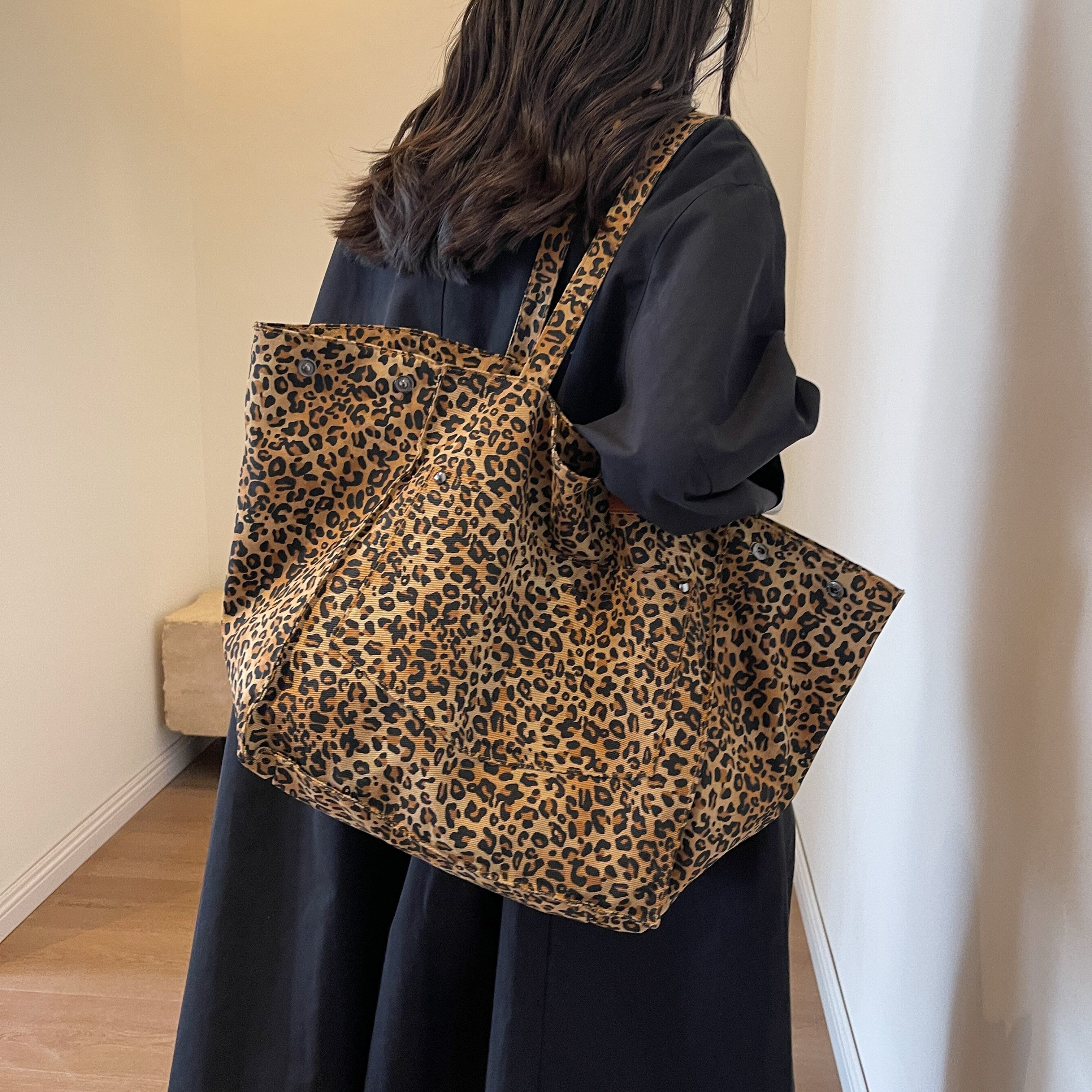 Stylish Leopard Pattern Tote Bag, Large Capacity Shopping Handbag, Perfect Underarm Bag For Everyday Use