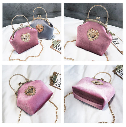 Realaiot Female Velvet Pearl Handbag Vintage Velour Heart Design Evening Bag Wedding Christmas Party Bride Clutch Velour Badge Bag Purse