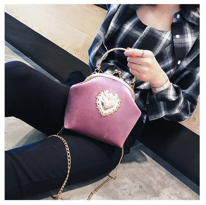 Realaiot Female Velvet Pearl Handbag Vintage Velour Heart Design Evening Bag Wedding Christmas Party Bride Clutch Velour Badge Bag Purse