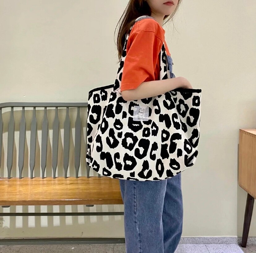 Realaiot Women Shoulder Bag Canvas Totes Bag Girl Fashion Casual Large Capacity Shopper Bag With Snap Cute Leopard Printing Handbags