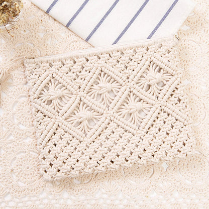 Realaiot Women's Bohemian Style Straw Woven Day Clutches Bags Fashionable Simple Tassel Causal Handbag Vintage Beach Bag For Women Girl