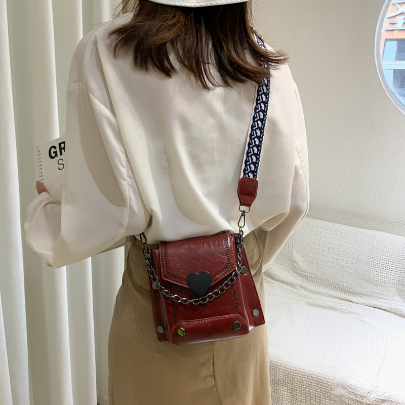 Realaiot Female Crossbody Bag Vintage Pu Leather Solid Heart Hasp Square Bucket Bags Lady Luxury Wide Strap Chain Shoulder Messenger Bag