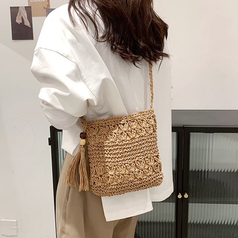 Realaiot Summer Fashion Small Straw Weaving Shoulder Bags For Women Casual Tassel Beach Crossbody Bag Purse hollow Out Messenger Handbags