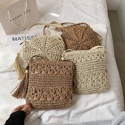 Realaiot Summer Fashion Small Straw Weaving Shoulder Bags For Women Casual Tassel Beach Crossbody Bag Purse hollow Out Messenger Handbags