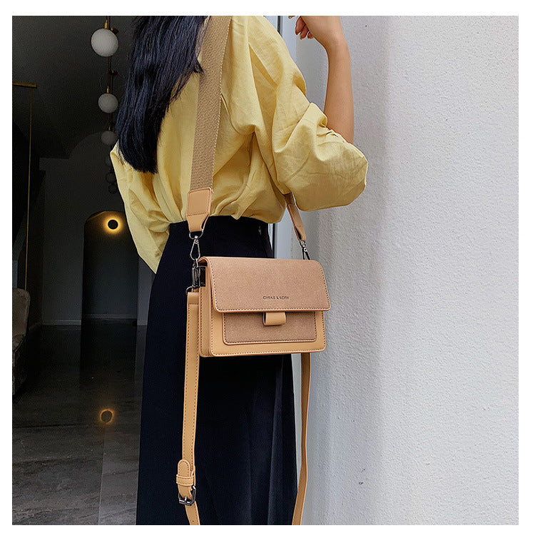 Realaiot Small bag women new Korean version of small square bag wide shoulder strap fashion Joker shoulder Messenger bag