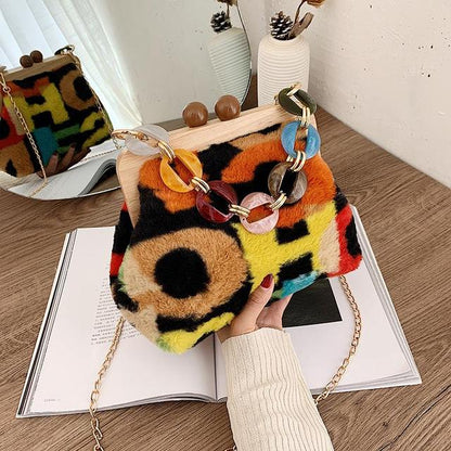 Realaiot Wood Clip Autumn And Winter Plush Handbag Woman New Designer Korean Acrylic Chain Shoulder Crossbody Bag Clutch Female Christmas Party